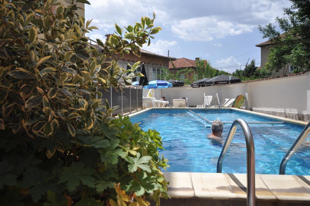 Family Hotel Dalia Velingrad Bagian luar foto