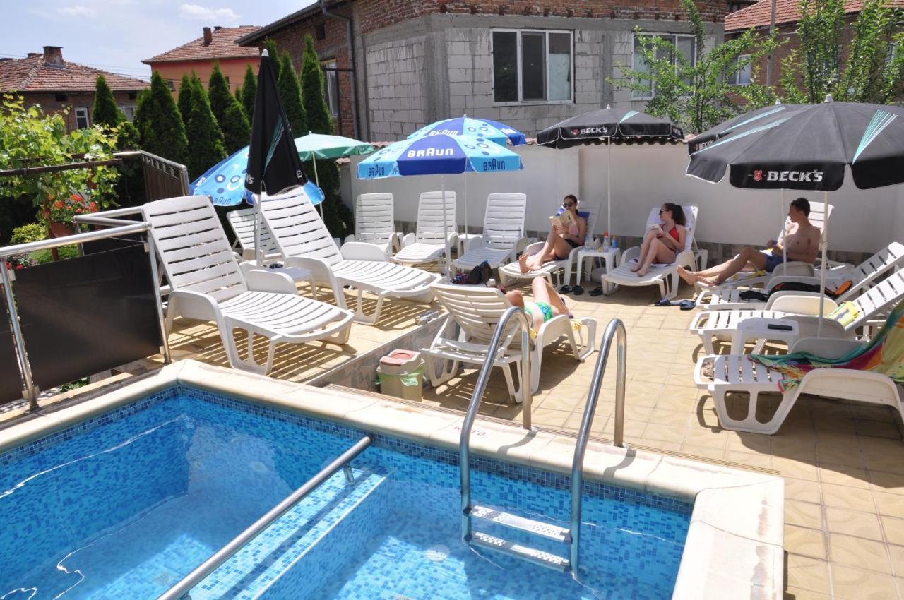 Family Hotel Dalia Velingrad Bagian luar foto