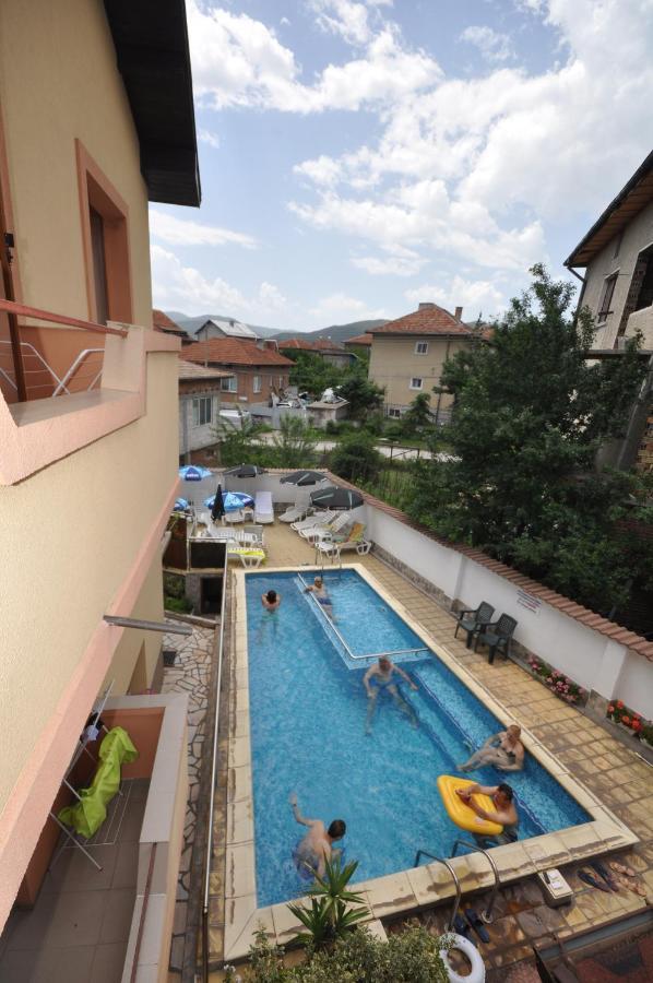 Family Hotel Dalia Velingrad Bagian luar foto