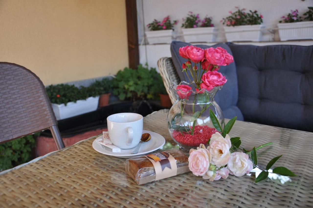 Family Hotel Dalia Velingrad Bagian luar foto