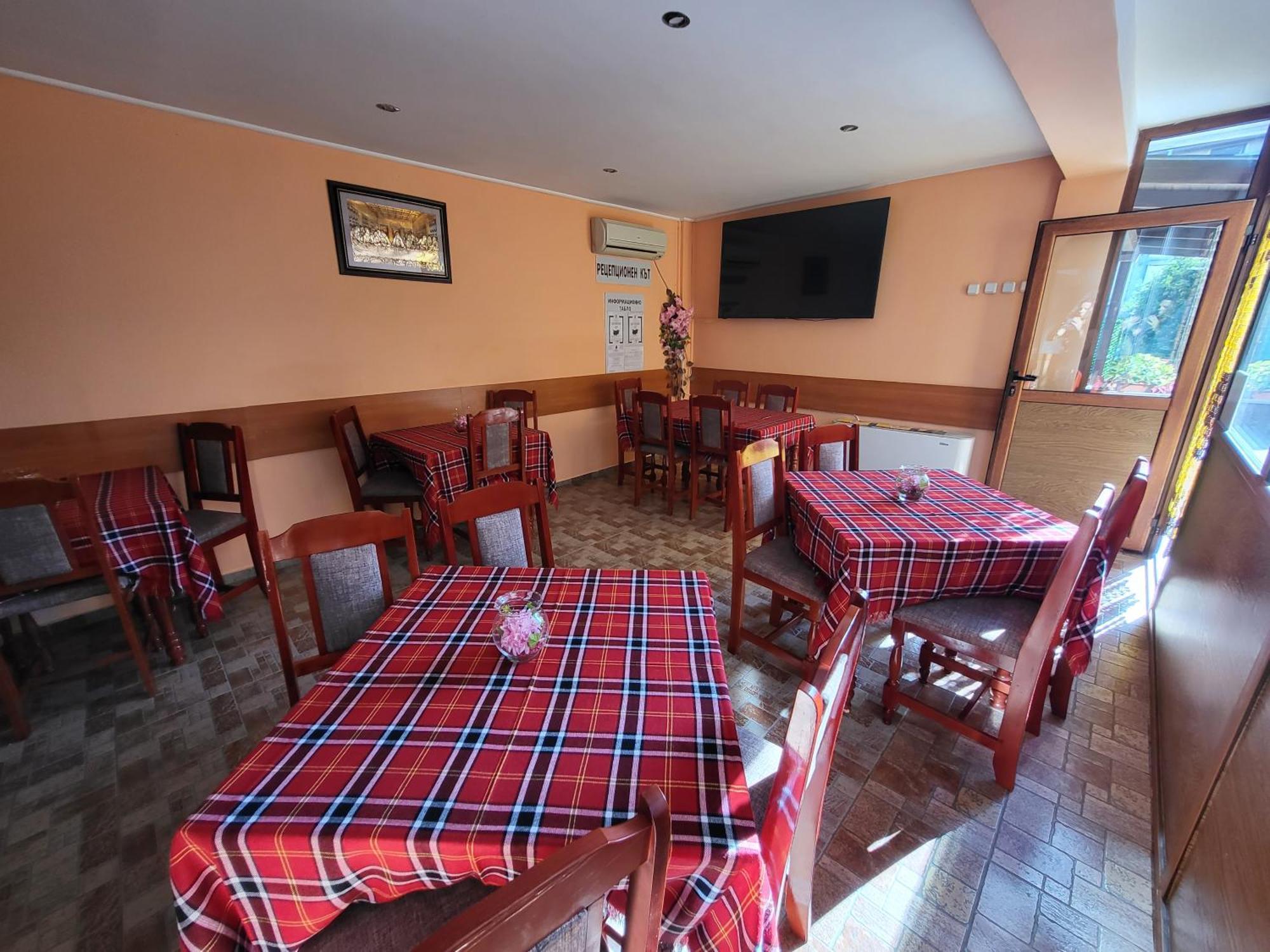 Family Hotel Dalia Velingrad Bagian luar foto