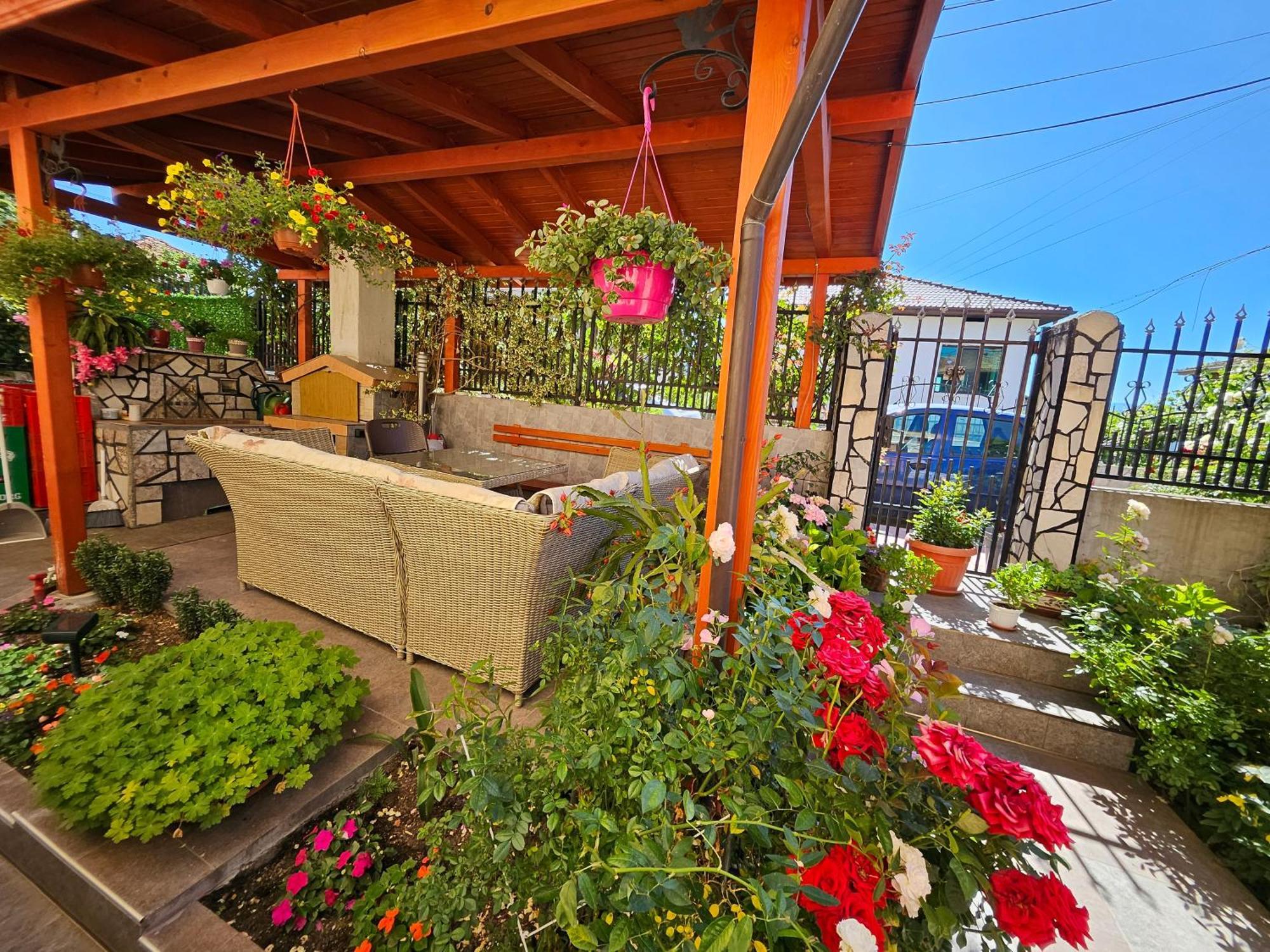 Family Hotel Dalia Velingrad Bagian luar foto