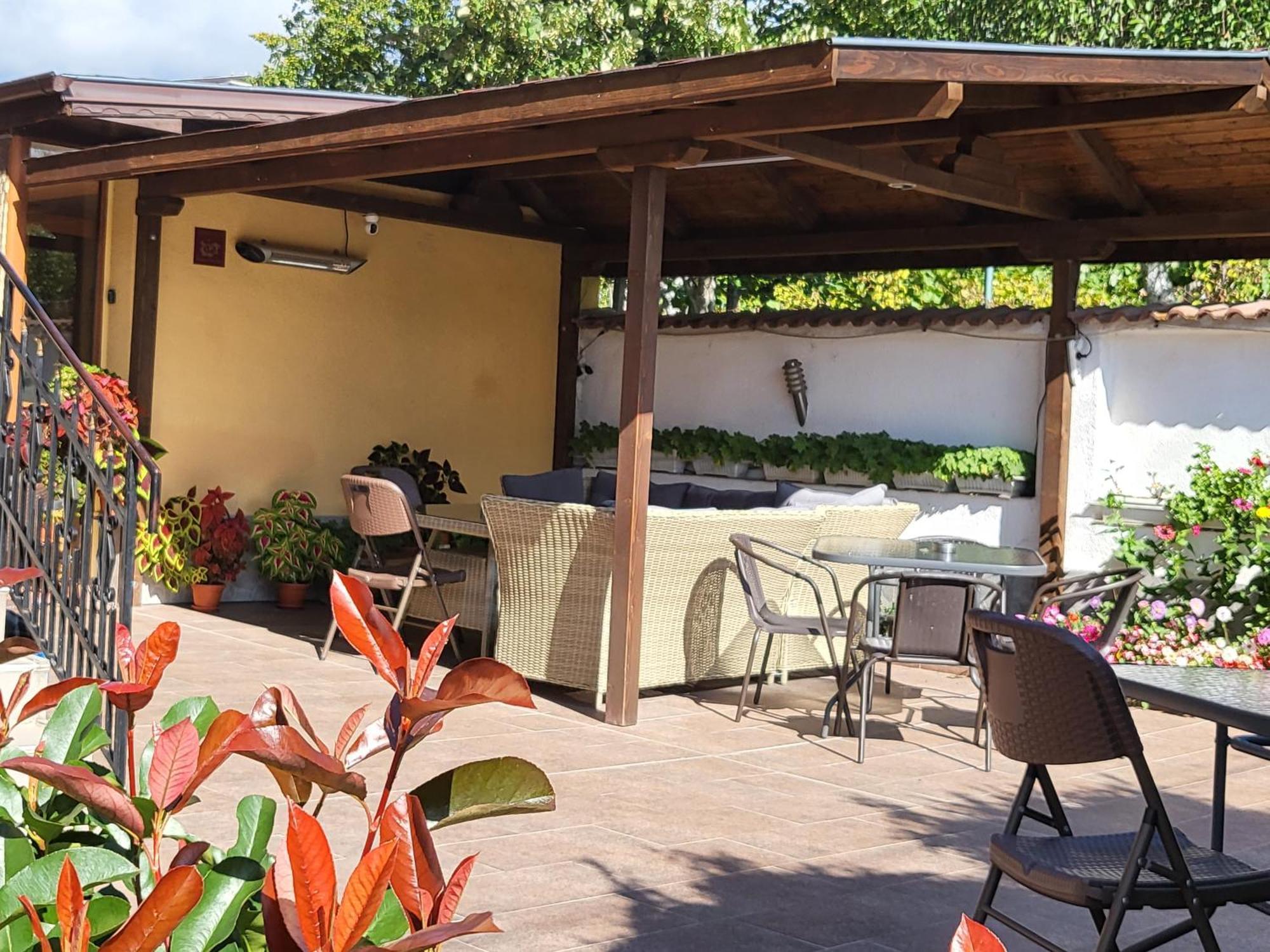 Family Hotel Dalia Velingrad Bagian luar foto