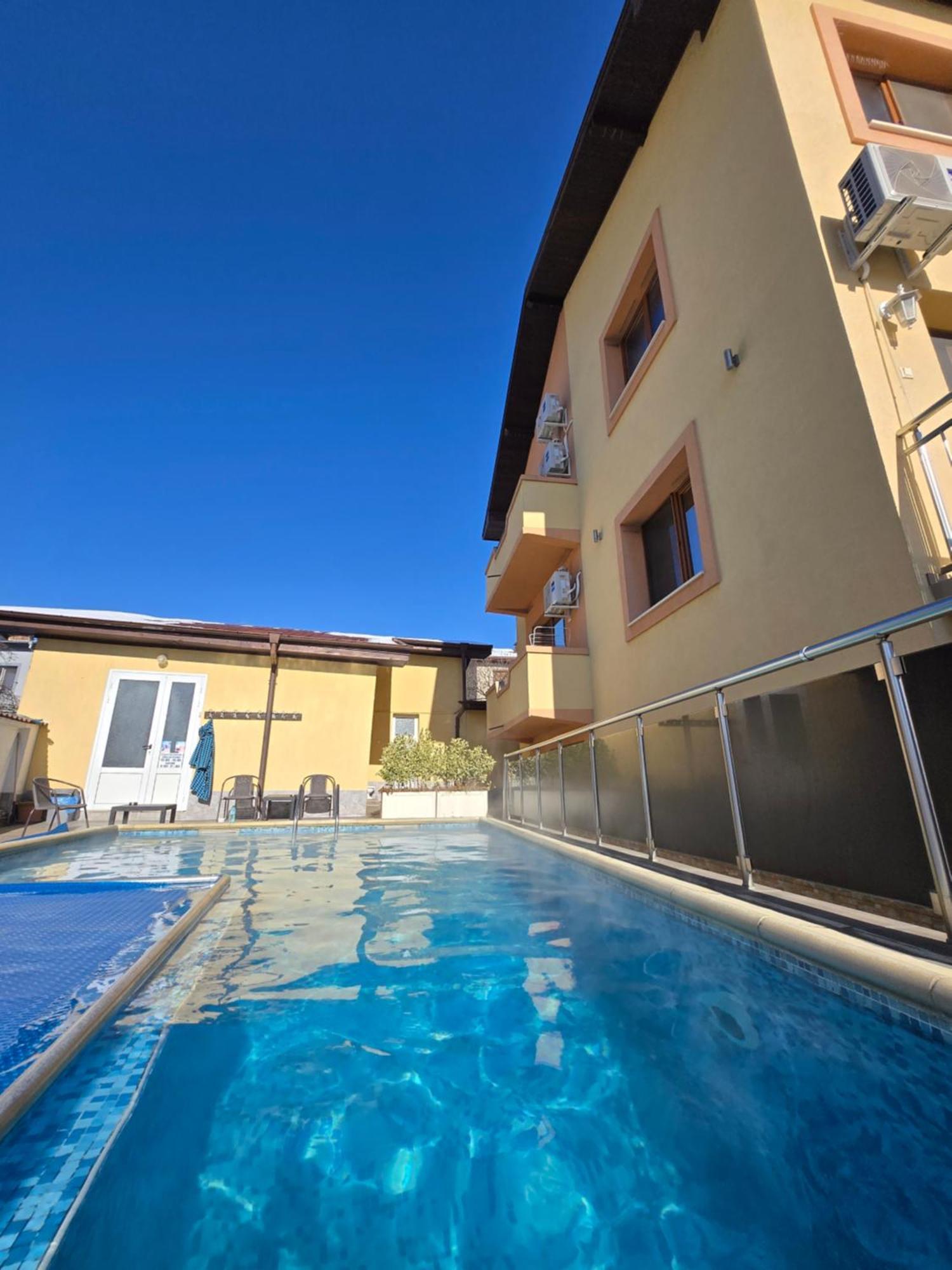 Family Hotel Dalia Velingrad Bagian luar foto