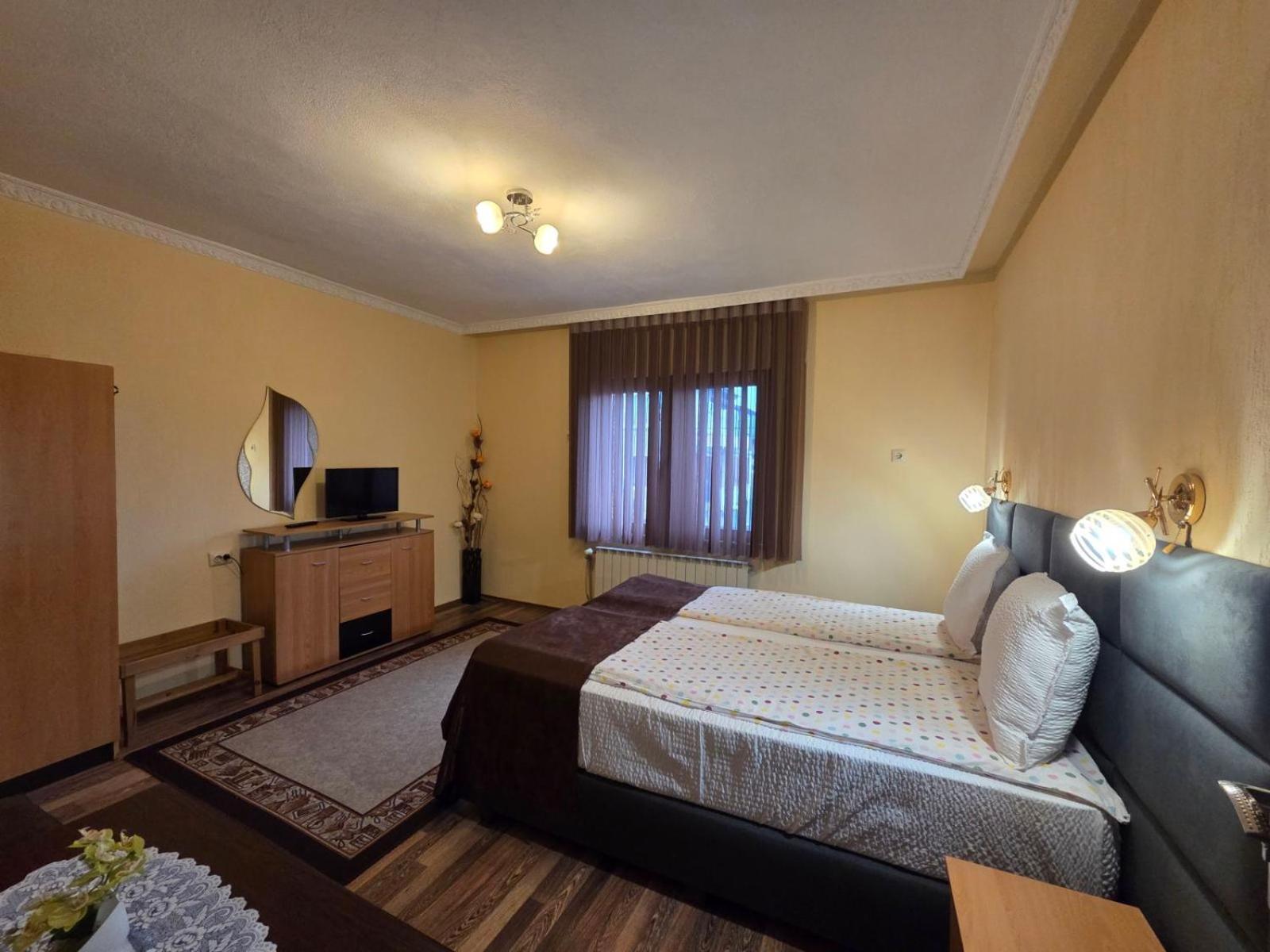 Family Hotel Dalia Velingrad Bagian luar foto